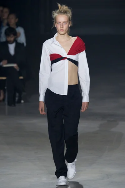 Look 17